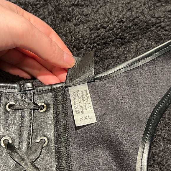 Black Leather Underbust Corset - Picture 3 of 7